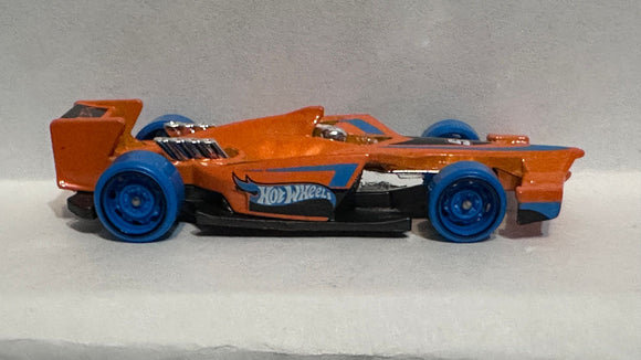 Orange Winning Formula CFG97 2014 Hot Wheels Diecast Car