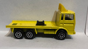 Yellow Transport Semi Truck 1/100 Majorette Diecast Car