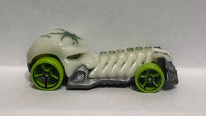 White Skull Crusher R1186 2009 Hot Wheels Diecast Car