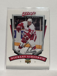 #105 Nicklas Lidstrom Silver Scripts  06-07 Upper Deck MVP Hockey Card