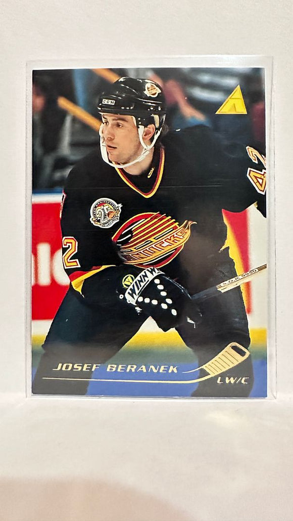 #140 Josef Beranek Vancouver Canucks 95-96 Pinnacle Hockey Card