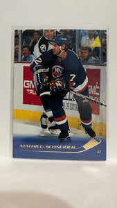 #28 Mathieu Schneider New York Islanders 95-96 Pinnacle Hockey Card