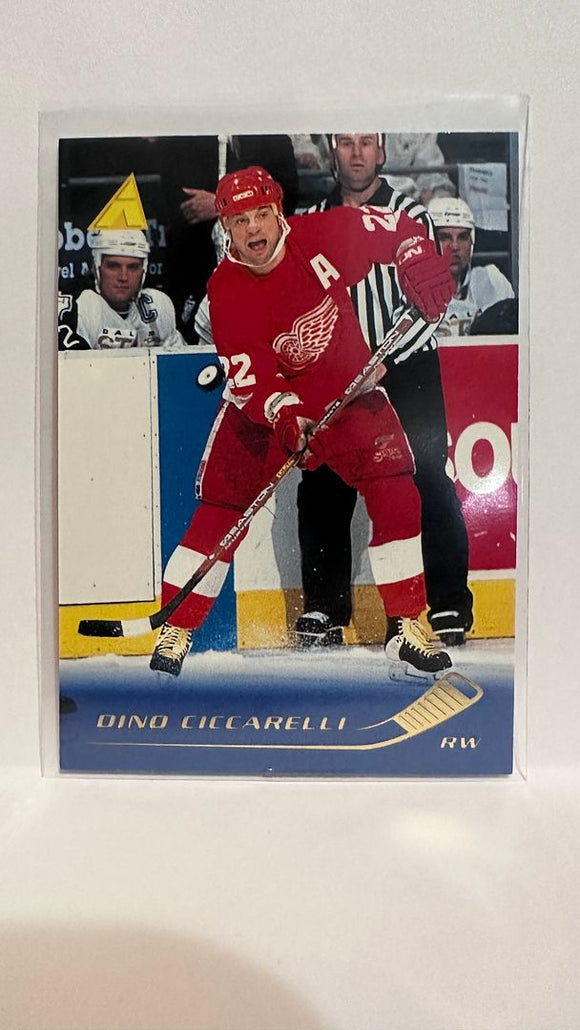 #74 Dino Ciccarelli Detroit Red Wings 95-96 Pinnacle Hockey Card