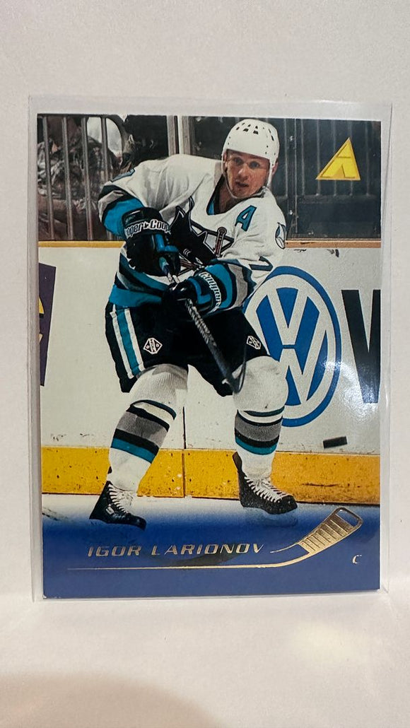 #81 Igor Larionov San Jose Sharks 95-96 Pinnacle Hockey Card