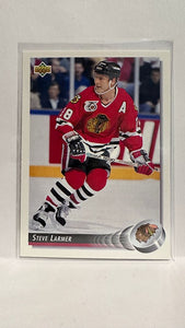 #135 Steve Larmer Chicago Blackhawks 92-93 Upper Deck Hockey Card