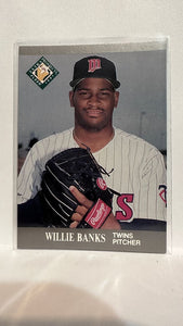 #373 Willie Banks Minnesota Twins 1991 Fleer Ultra Baseball Card