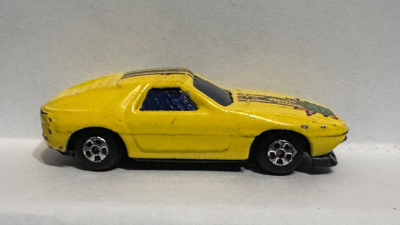 Yellow Cobra Porsche 928 Unbranded Diecast Car