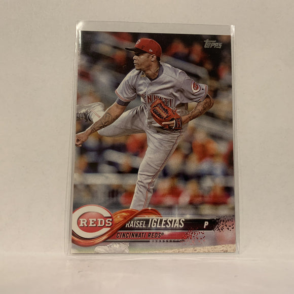 #55 Raisel Iglesias Cincinnati Reds  Series 1 2018 Topps Baseball Card A1N