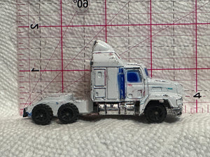 White Kenworth Semi Truck Unbranded  Diecast Car