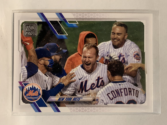 #555 Team Card New York Mets 2021 Topps Series 2 Baseball Card