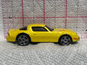 Yellow Camaro Z 28 1982 Hot Wheels Diecast Car