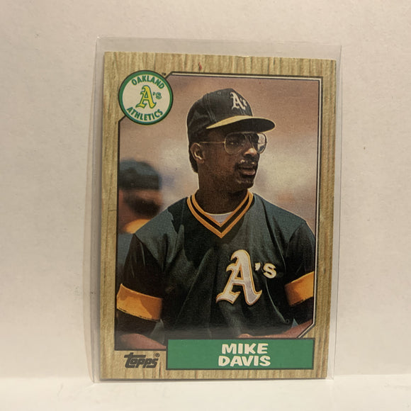 #83 Mike Davis Oakland Athletics 1987 Topps Baseball Card IO