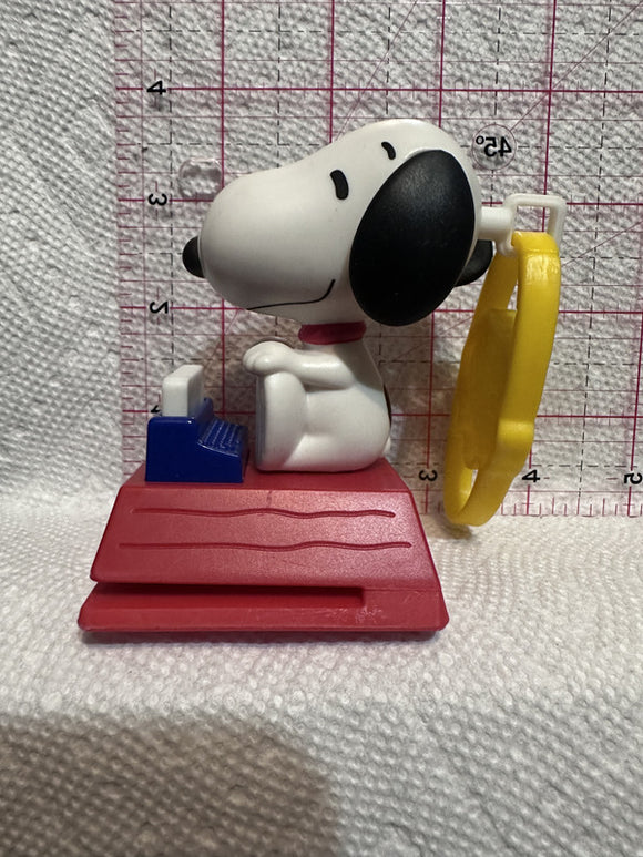 Snoopy Writing on a Typrwriter Peanuts Doghouse 2018 Mcdonalds  Toy Character