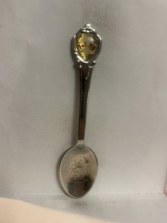 Gateway to Saskatchewan Portal North Dakota Souvenir Spoon