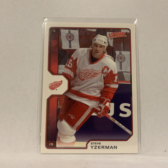 #77 Steve Yzerman Detroit Red Wings  2002-03 UD Victory Hockey Card AG