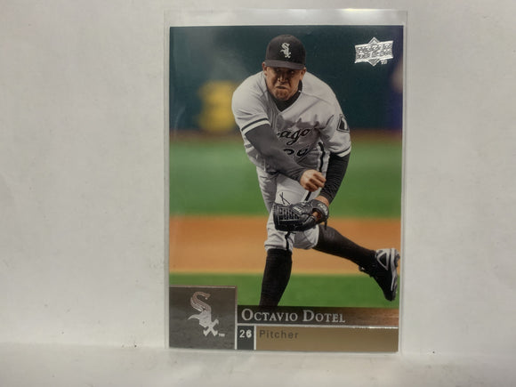 #590 Octavio Dotel Chicago White Sox 2009 Upper Deck Series 2 Baseball Card NN